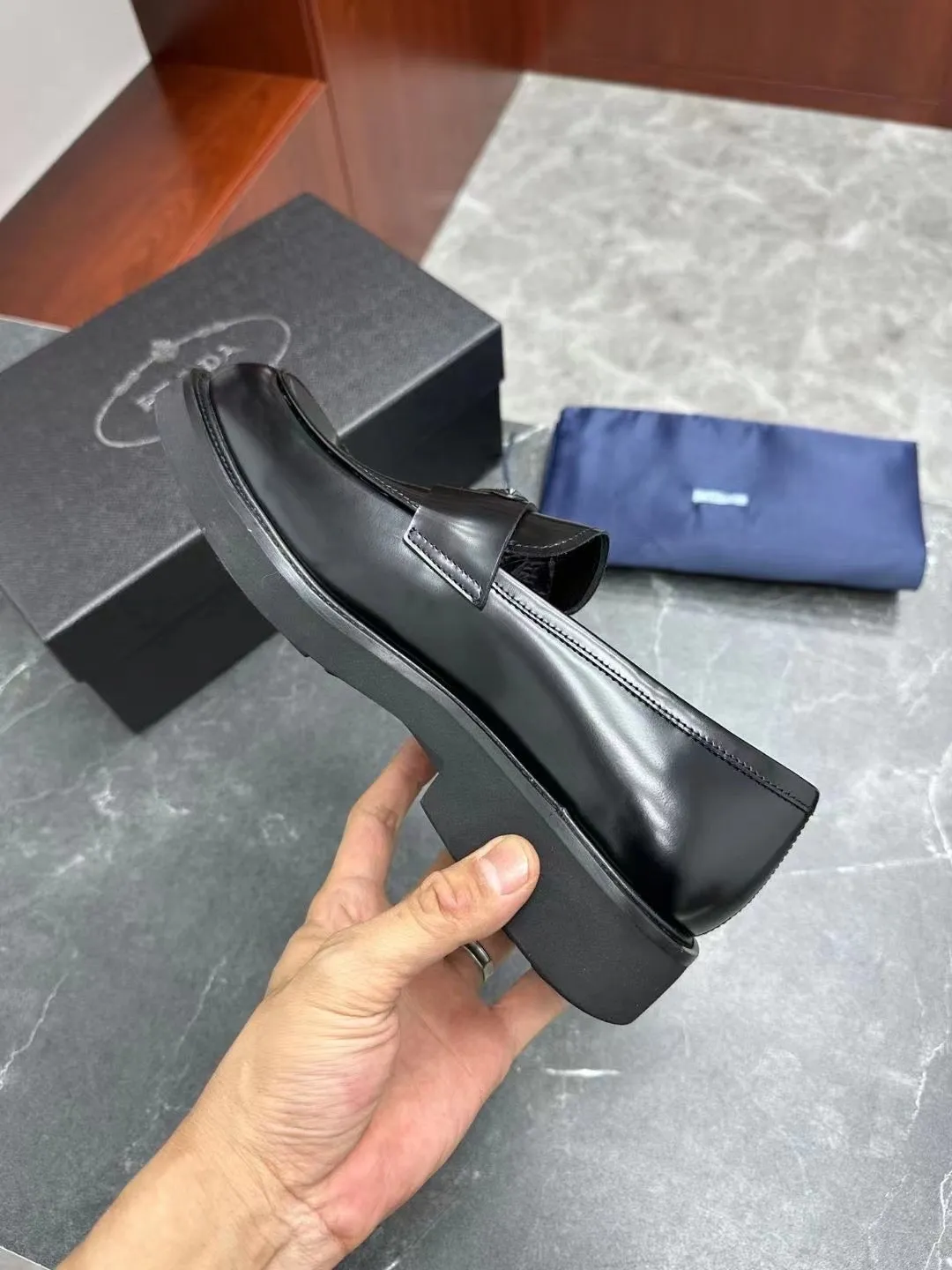 MSE078 Prada Brushed Leather Loafers / Size7-12